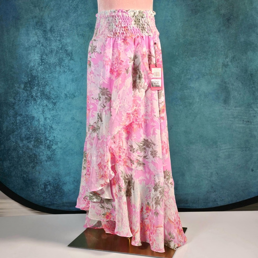 NWT Vince Camuto chiffon garden ruffled skirt
XXL